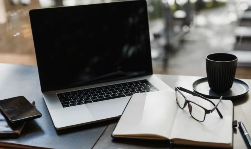 Khi nào cần xả pin laptop?
