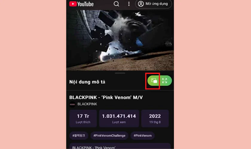 Mở một video bạn muốn xem