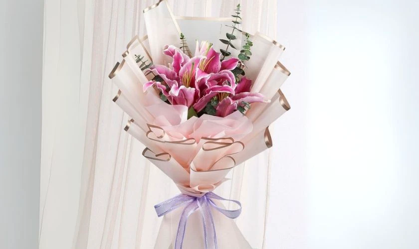 Mẫu cắm bó hoa với hoa Ly hồng