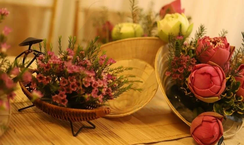 Mẫu hoa ngày Nhà giáo Việt Nam nón lá ấn tượng, thu hút nhất 2025