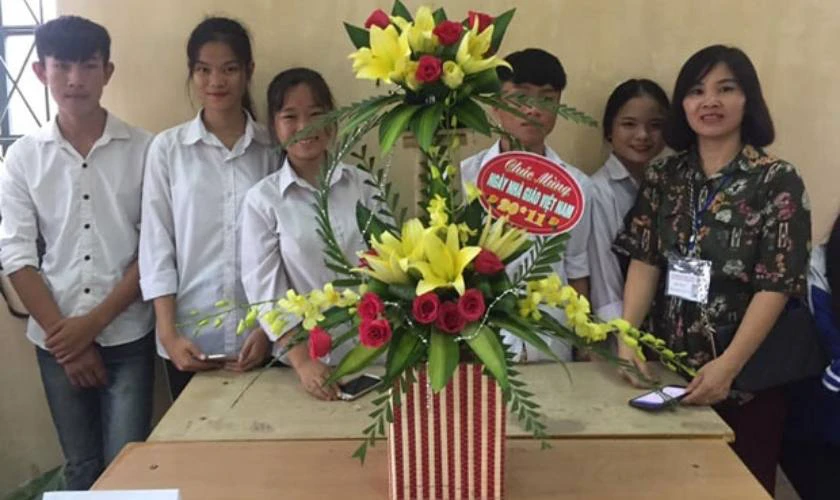 Mẫu cắm hoa 20/11 sang trọng, đẹp nhất