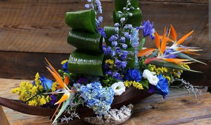 Cắm hoa trên thuyền phổ biến, đẹp nhất 2025