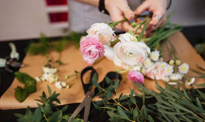 Lưu ý khi cắm hoa 20/11 năm 2025