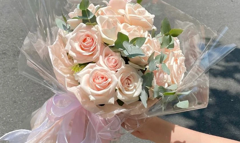 Mẫu cắm hoa hồng đẹp, để lại ấn tượng với cô thầy
