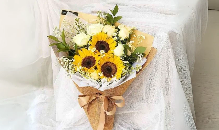Bó hoa hướng dương - Mẫu cắm hoa 20/11 độc đáo tham khảo