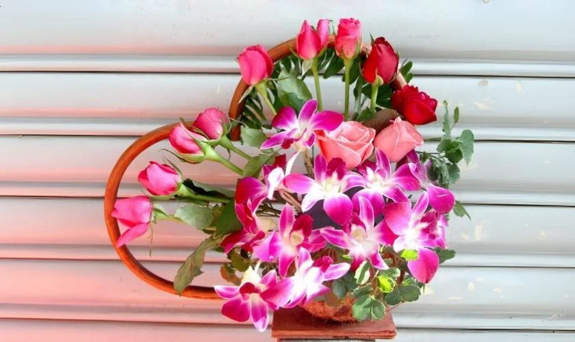 Gợi ý mẫu cắm hoa lan đẹp mắt
