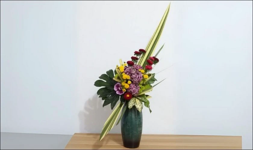 Mẫu cắm hoa đơn giản, thanh lịch