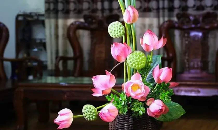 Cách Cắm Hoa Sen Để Bàn Thờ Tết Thanh Lịch