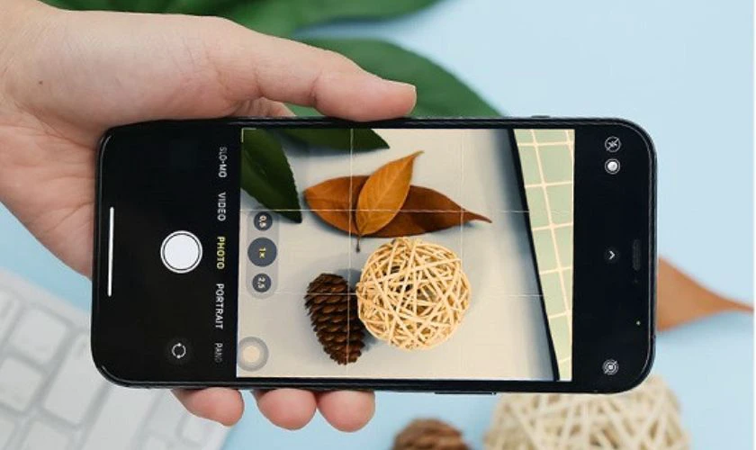 Dấu hiệu camera iPhone 12 Pro Max bị vàng