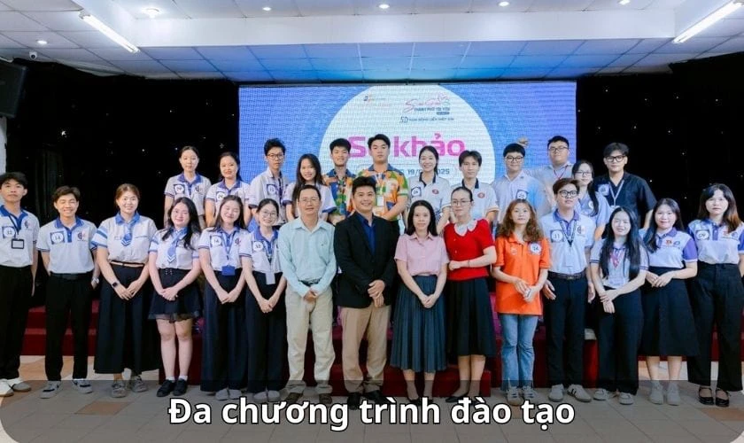 Các yếu tố ảnh hưởng đến Cao Đẳng Kinh Tế Đối Ngoại học phí 2025