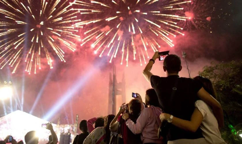 Stt, Caption Xem Pháo Hoa