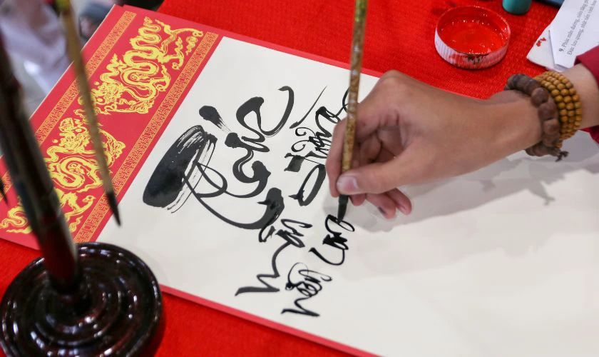 Câu đối Tết 6 chữ chúc mừng năm mới an khang, thịnh vượng