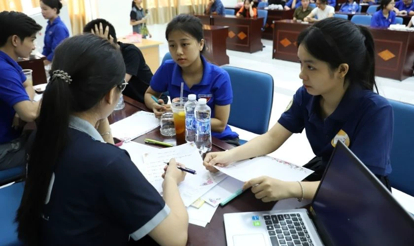Chuẩn bị trước nội dung, thể hiện thái độ tích cực khi phỏng vấn