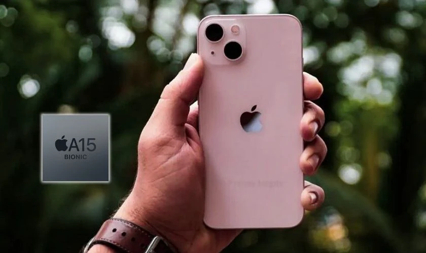 iPhone 13 dùng chip A15 với CPU 6 nhân, GPU 4 nhân