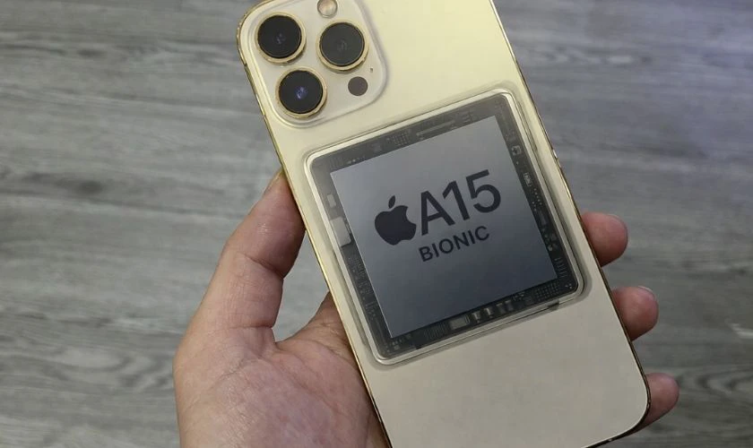 iPhone 13 Pro Max dùng chip A15 GPU 5 nhân