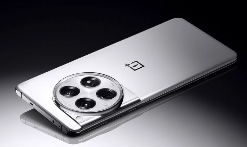 OnePlus 12 là smartphone cao cấp với hiệu năng mạnh nhờ Snapdragon 8 Gen 3