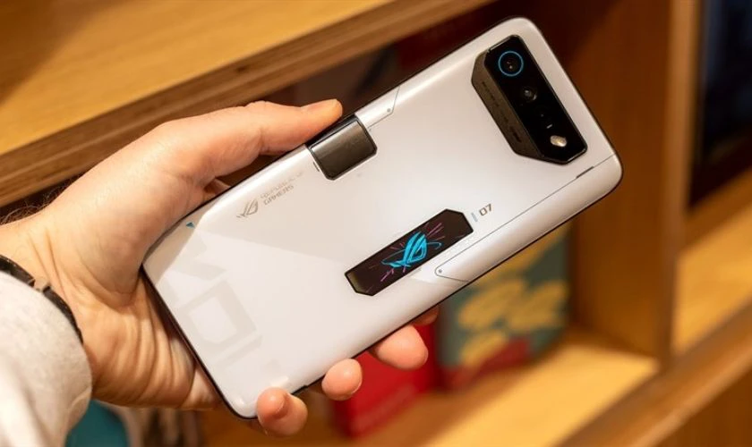 ROG Phone 8 là smartphone gaming chuyên dụng