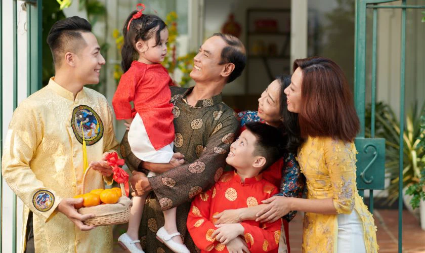 Hình ảnh gia đình chúc mùng 3 Tết 2026 Bính Ngọ đẹp