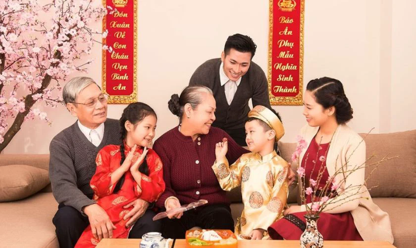 Lời chúc Tết bố mẹ đỡ đầu, tri ân tình cảm