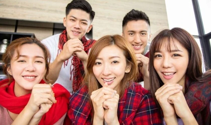 Lời chúc mùng 1 tết 2025 cho bạn bè