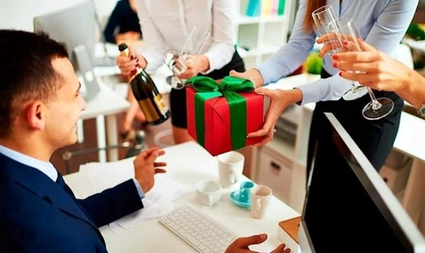 Những Câu Chúc Tết Sếp Hay Ngắn Gọn 2026 Mừng Năm Mới Bính Ngọ