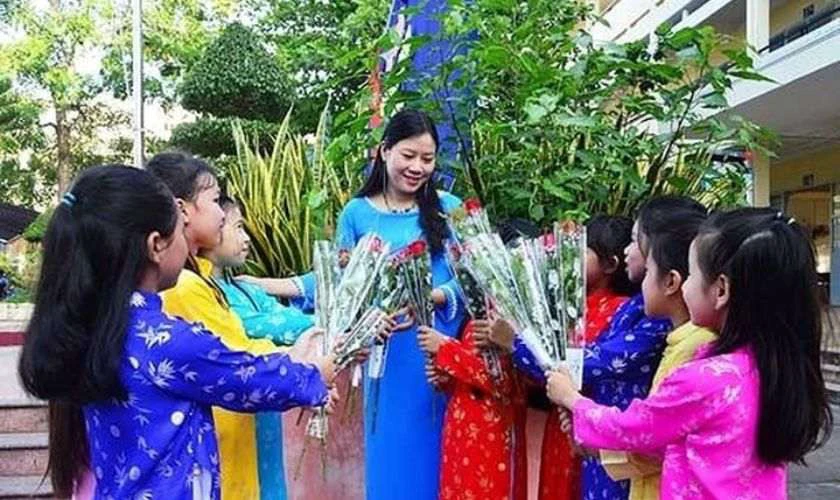 Lời mừng năm mới dành cho trẻ từ thầy cô