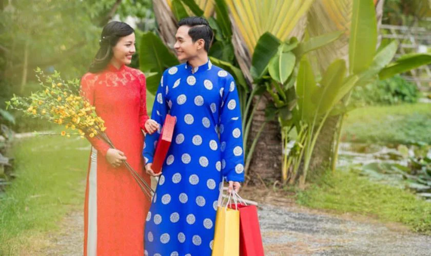 Tin nhắn chúc Tết vợ yêu, chồng yêu tình cảm 2026