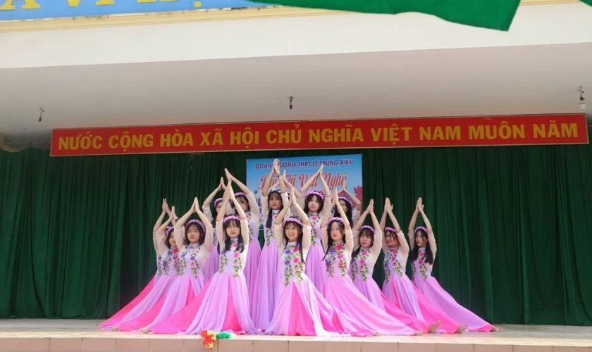 Mẫu kế hoạch tổ chức chương trình 20/11 - Văn nghệ