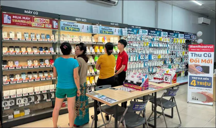 Nên mua điện thoại ở cho trẻ 14 tuổi đâu uy tín?