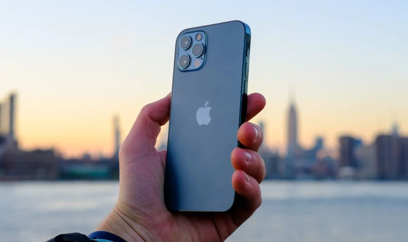 Có nên mua iPhone 12 cũ không
