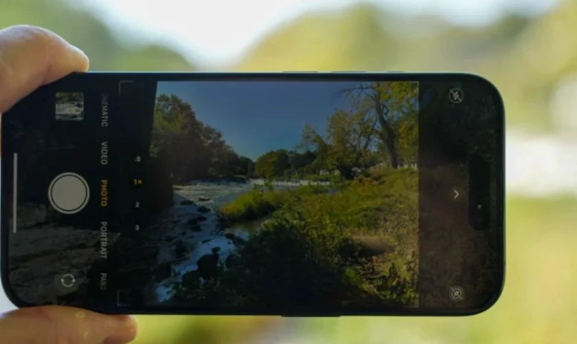 Không có camera zoom 5x quang học