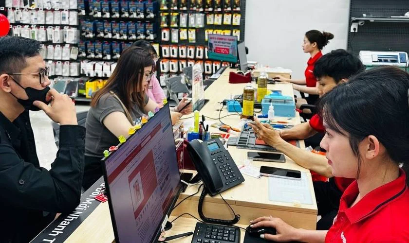 Mua iPhone 15 Pro Max cũ ở đâu có bảo hành?