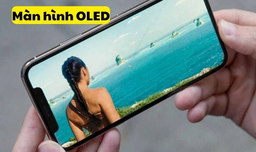 Màn hình 5.8 inch với tấm nền OLED