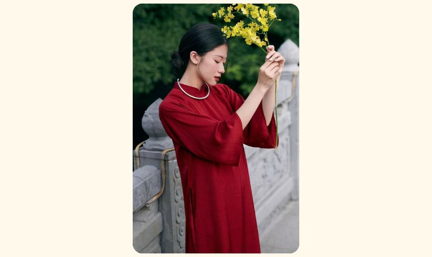 Tạo dáng với hoa