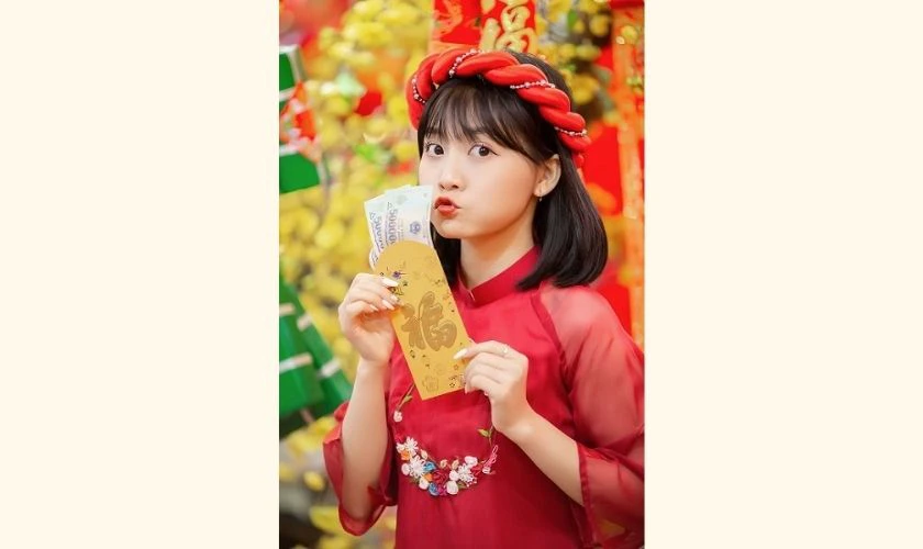 Concept chụp ảnh Tết cùng bao lì xì
