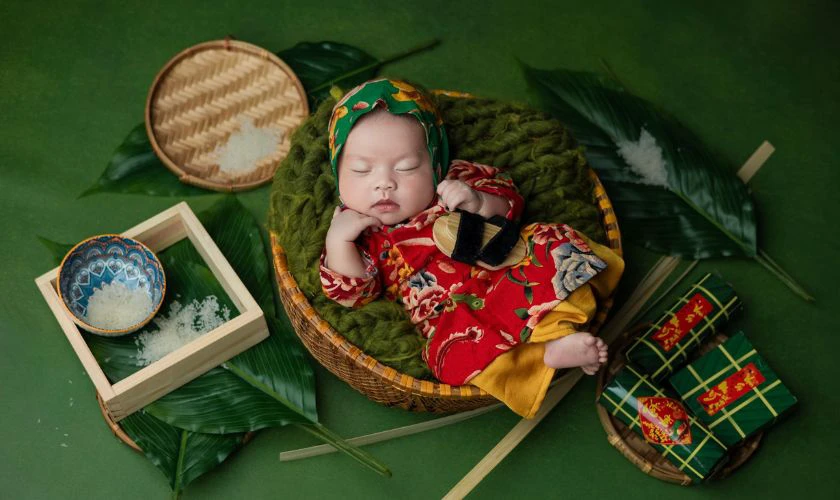 Concept chụp ảnh Tết với bánh chưng mới lạ