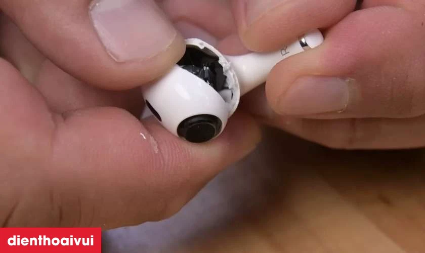 Nguy&ecirc;n nh&acirc;n khiến cụm loa AirPods Pro 2 2022 bị lỗi
