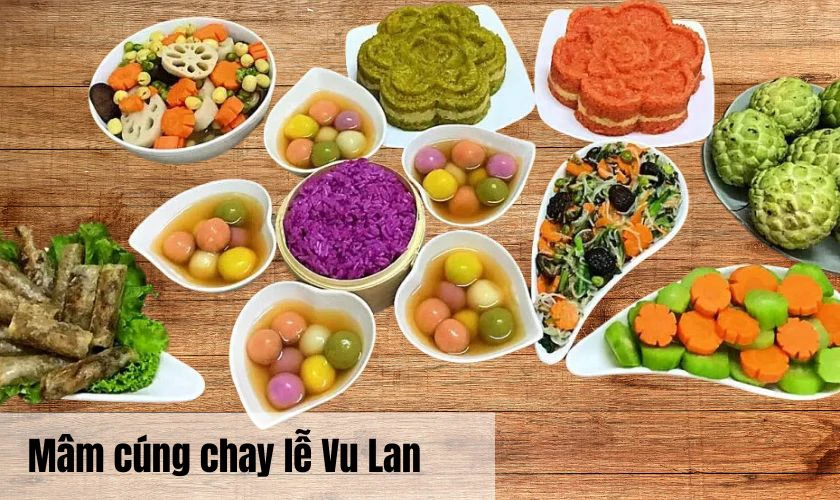 Mâm cúng chay được chuẩn bị để dâng lên bàn thờ chư Phật