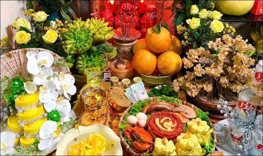 Chuẩn bị mâm quả đầy đủ và chỉn chu để cúng Thần Tài