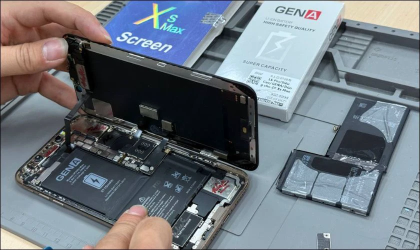 Thay màn hình iPhone 15 với giá ưu đãi nhất trong năm