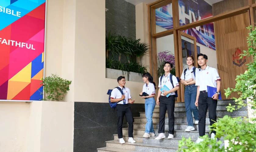 Cách tính học phí Đại học Hùng Vương TPHCM 2025 đơn giản, chính xác