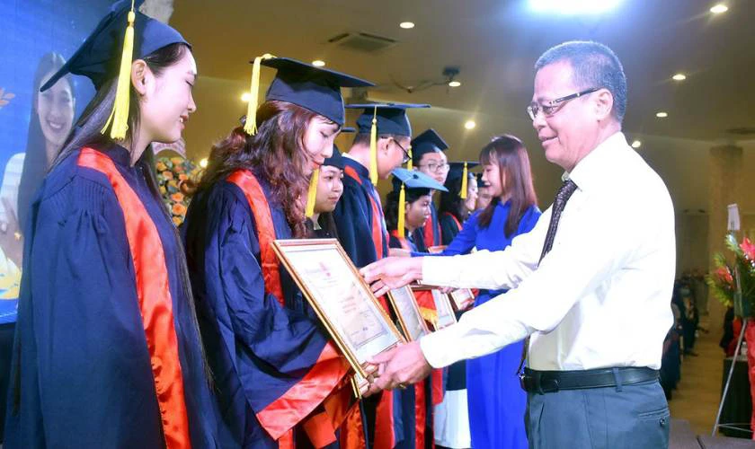 Miễn giảm cho đối tượng đặc biệt