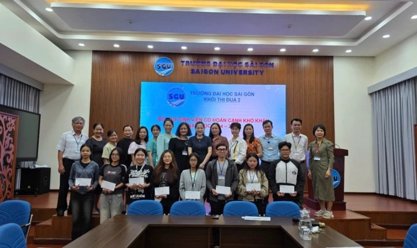 Chính sách miễn giảm học phí và học bổng Đại học Sài Gòn