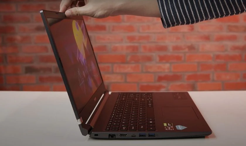 Đánh giá Acer Gaming Aspire 7 về thiết kế