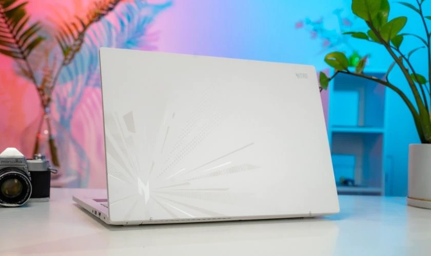 Đánh giá Acer Gaming Nitro Lite 16 về thiết kế