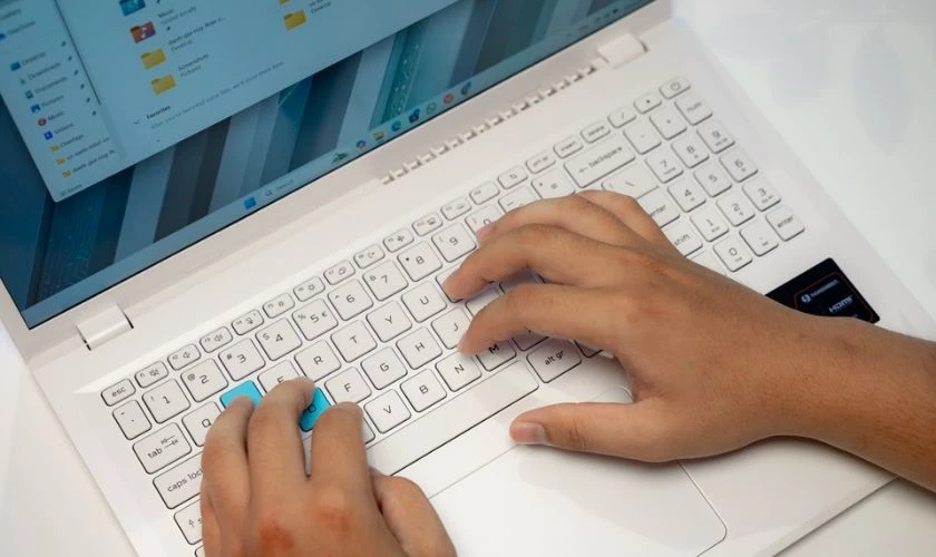 Bàn phím hành trình tốt, phản hồi nhanh