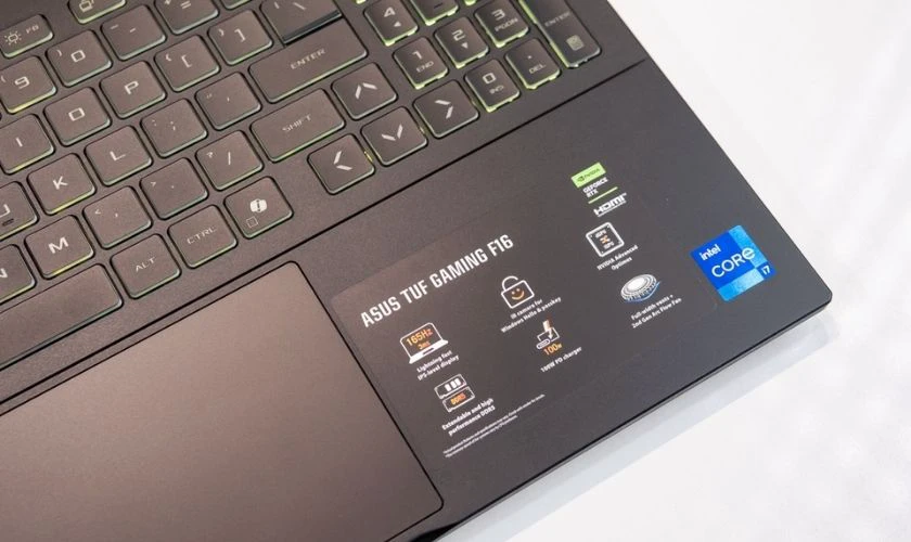 Máy được cài sẵn Windows 11 Home SL và phần mềm Armory Crate