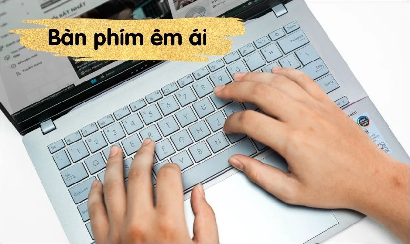 Bàn phím trên ASUS Vivobook S14 thuộc dạng chiclet có đèn nền