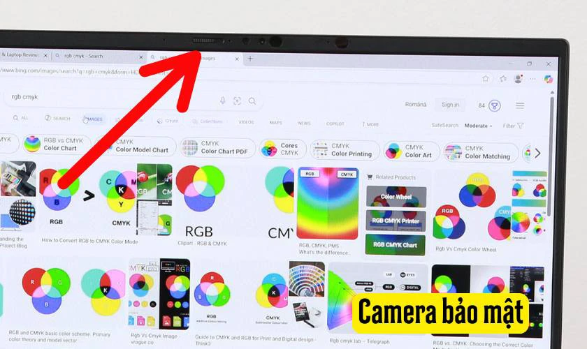 Đánh giá ASUS Zenbook 14 OLED 2025 về chất lượng âm thanh và camera