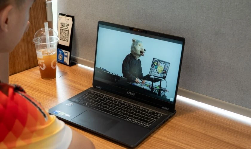 Hiệu năng MSI Prestige 14 AI Studio phù hợp với đối tượng nào